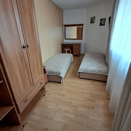 U Latarnika Przy Cichej 9 *